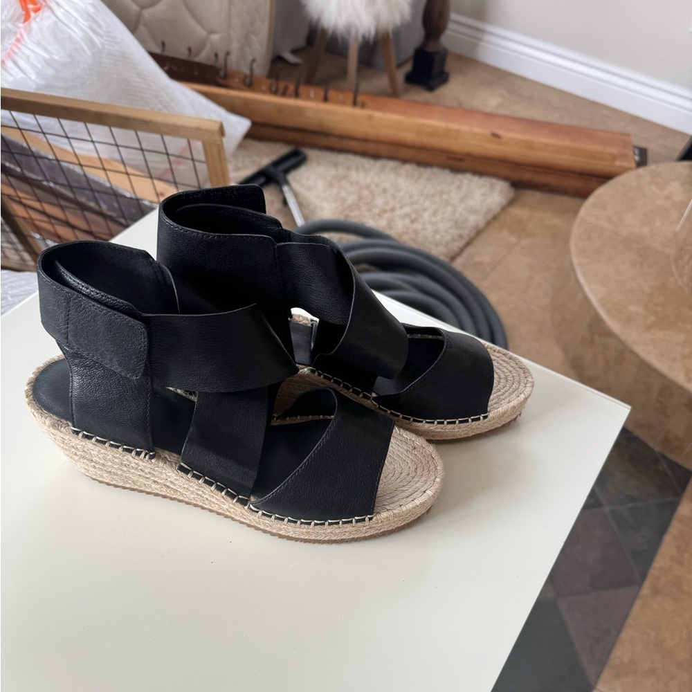 Eileen Fisher black sandals brand new never been worn